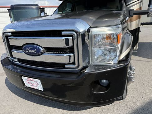 Used 2016 Ford F550 2WD Regular Cab Super Duty image 6