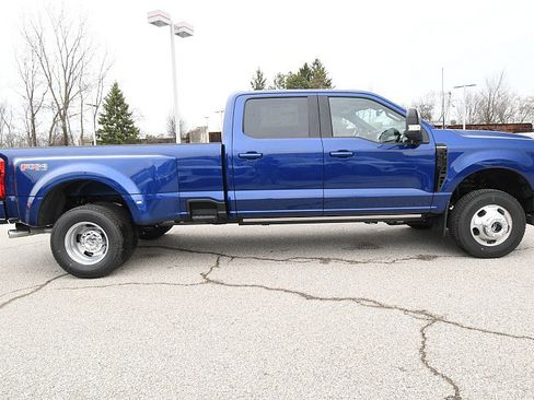 New 2026 Ford F350 Platinum w/ FX4 Off-Road Package AWD/4WD image 9