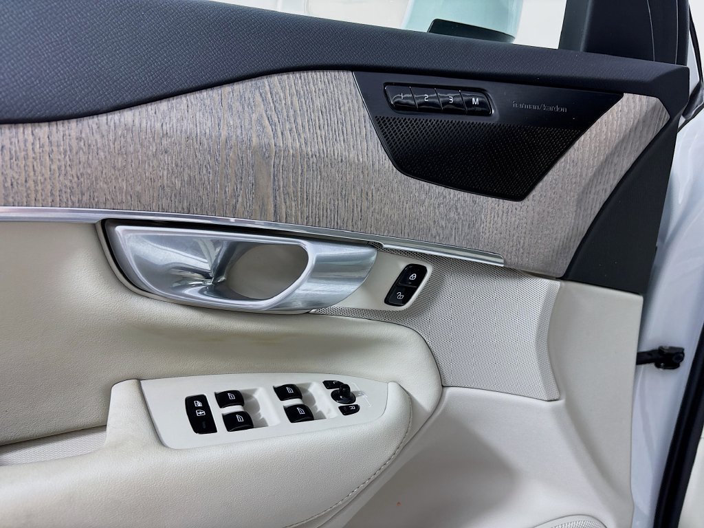 Used 2024 Volvo XC90 B6 Plus AWD/4WD image 19