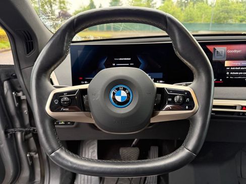 Used 2023 BMW iX xDrive50 w/ Convenience Package AWD/4WD image 10