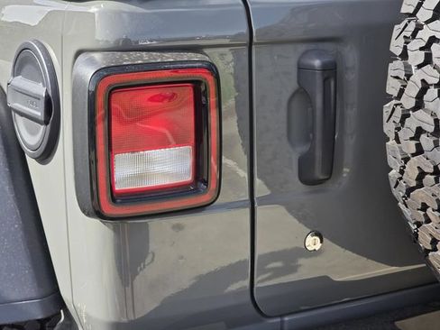 Used 2020 Jeep Wrangler Rubicon AWD/4WD image 5