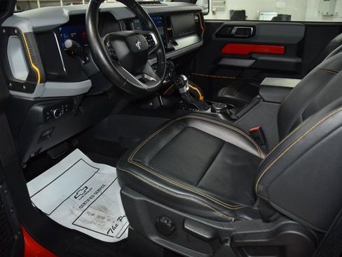 Used 2022 Ford Bronco Badlands image 35