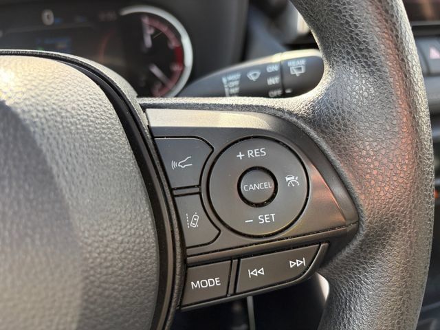 Used 2024 Toyota RAV4 LE AWD/4WD image 27