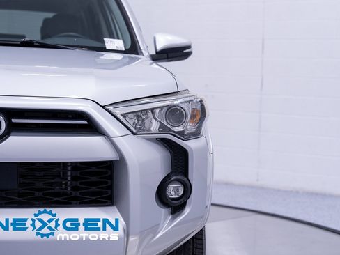 Used 2021 Toyota 4Runner SR5 Premium image 6