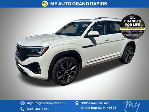 Used 2024 Volkswagen Atlas SEL Premium R-Line AWD/4WD image 3