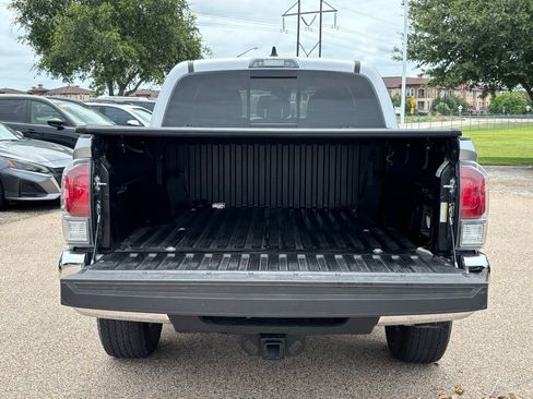 Used 2021 Toyota Tacoma TRD Off-Road AWD/4WD image 6