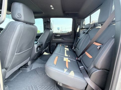 Used 2025 GMC Sierra 1500 AT4 w/ AT4 Premium Package AWD/4WD image 27