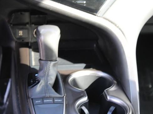 Used 2024 Toyota Camry SE image 14