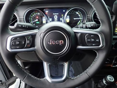 Used 2023 Jeep Wrangler Sahara image 11