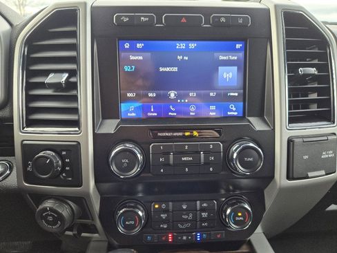 Used 2020 Ford F150 Lariat w/ FX4 Off-Road Package image 16