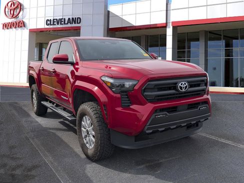 Used 2025 Toyota Tacoma SR5 AWD/4WD image 2