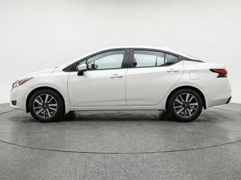 Used 2025 Nissan Versa SV FWD image 5