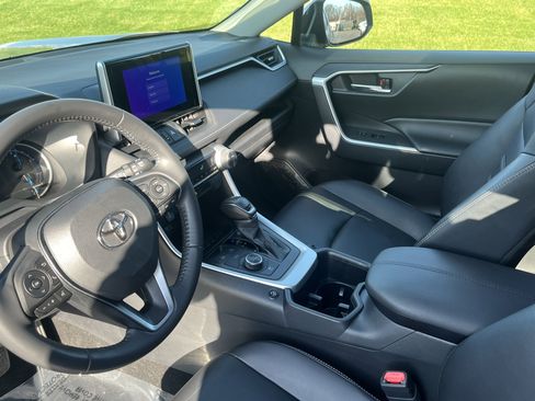 Certified 2023 Toyota RAV4 XLE Premium image 15