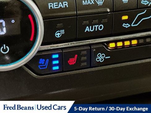 Used 2021 Ford Expedition XLT image 22