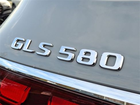Certified 2024 Mercedes-Benz GLS 580 4MATIC image 33