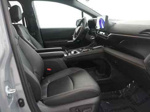 Used 2025 Toyota Sienna XSE image 12