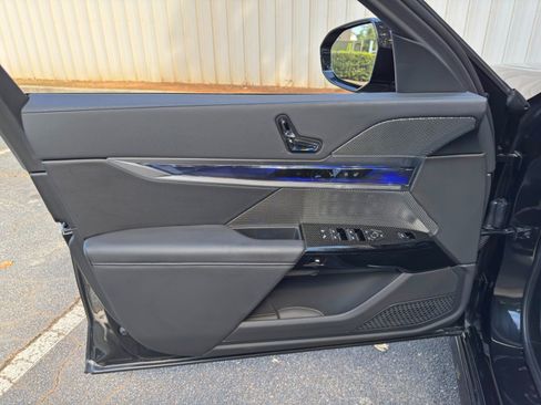 Used 2025 BMW 740i w/ Premium Package RWD image 53
