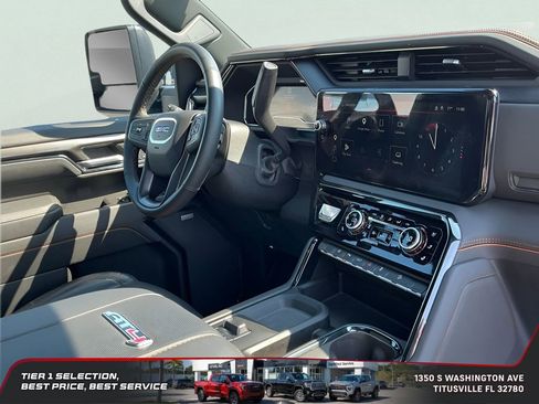 Used 2025 GMC Sierra 2500 AT4 w/ AT4 Premium Plus Package AWD/4WD image 16