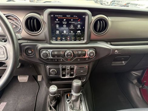 Used 2022 Jeep Gladiator Sport AWD/4WD image 22