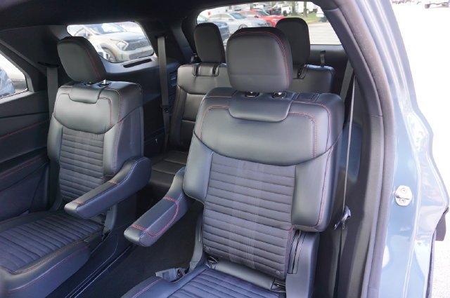Used 2025 Ford Explorer ST-Line w/ Premium Package RWD image 19