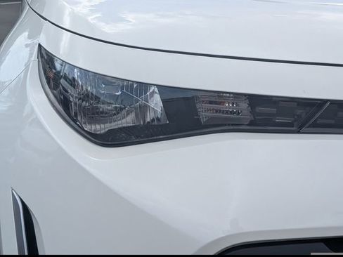 Used 2025 Kia Soul LX image 9