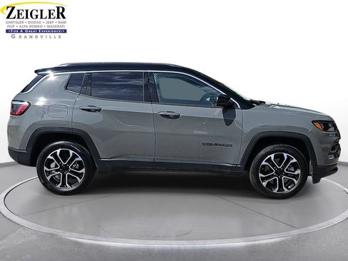Used 2023 Jeep Compass Limited AWD/4WD image 4