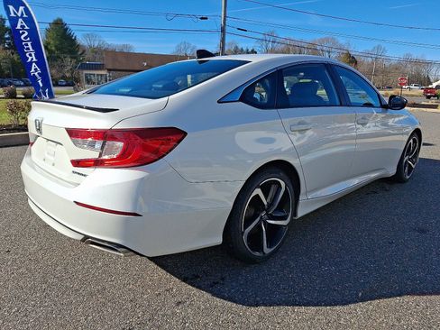 Used 2022 Honda Accord Sport image 4