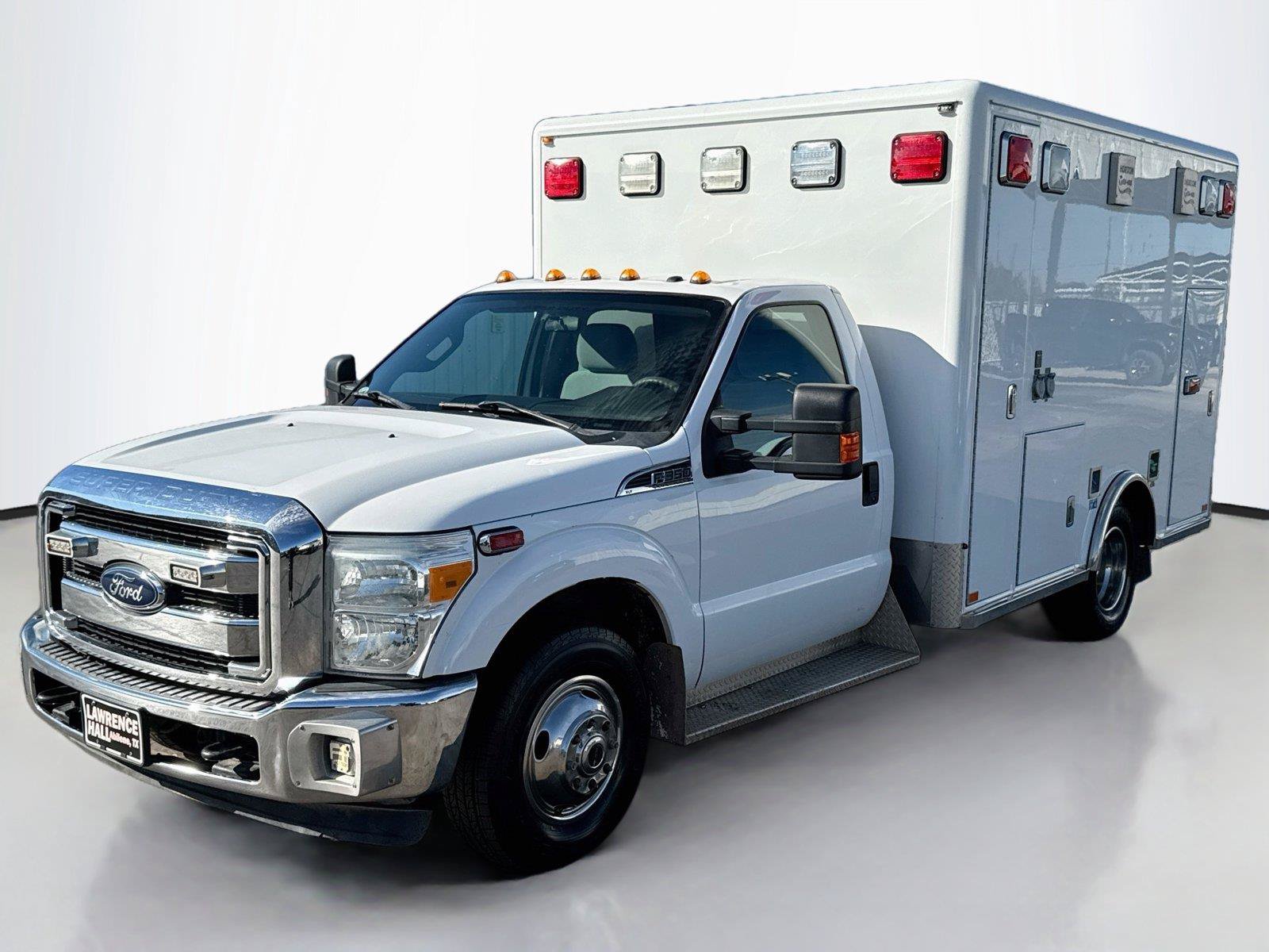Used 2015 Ford F350 XLT RWD image 1