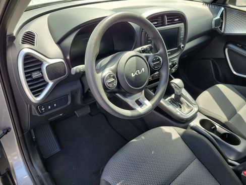 Used 2025 Kia Soul LX w/ LX Technology Package image 12