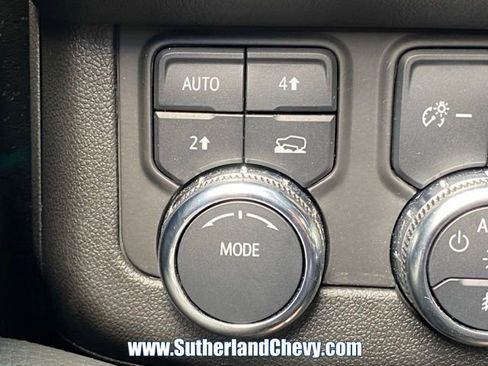 Used 2025 GMC Yukon Denali AWD/4WD image 27
