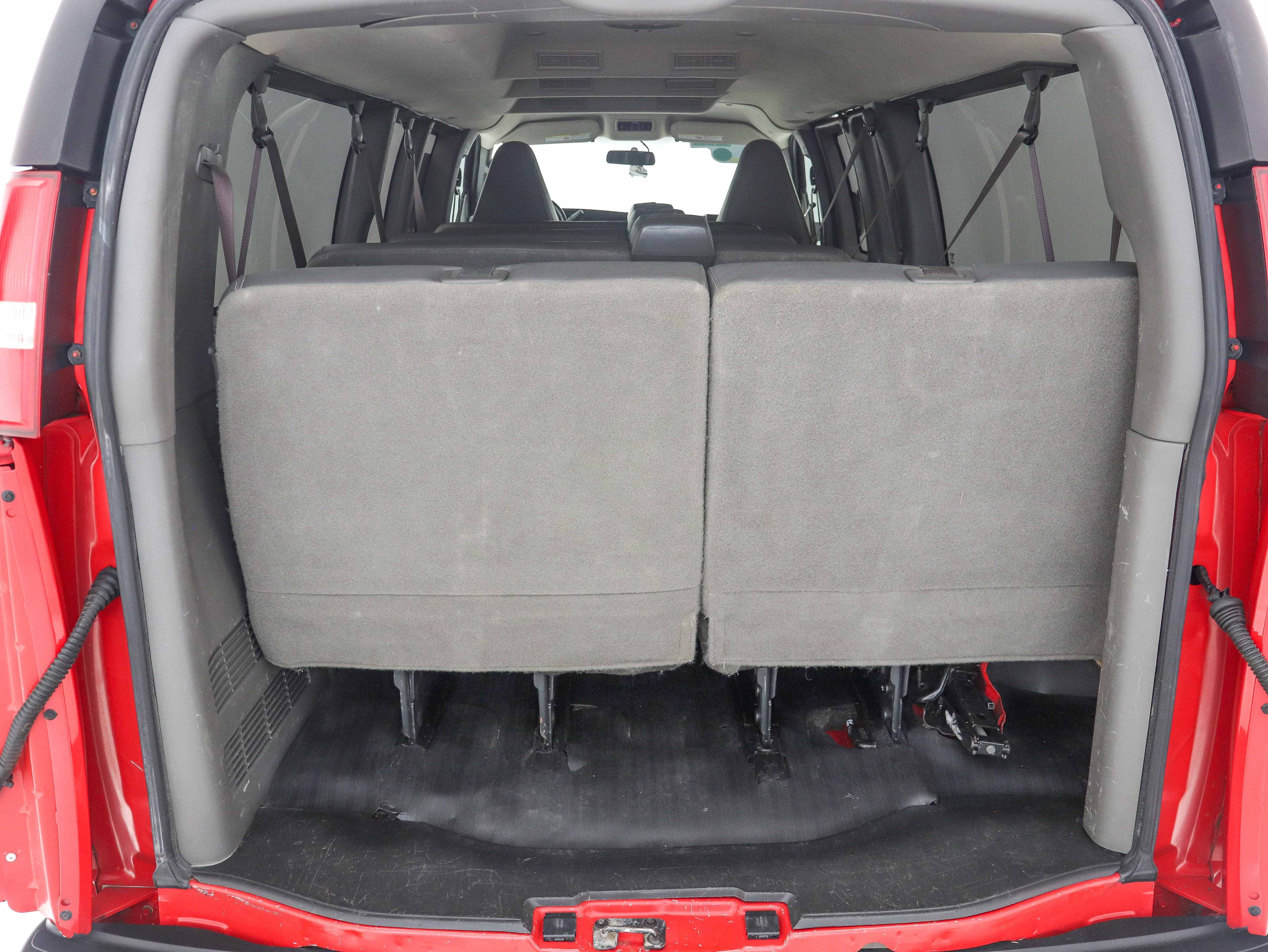Used 2019 Chevrolet Express 3500 LS RWD image 12