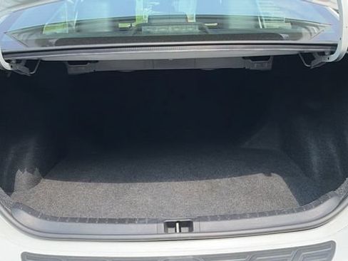 Used 2018 Toyota Corolla SE FWD image 15