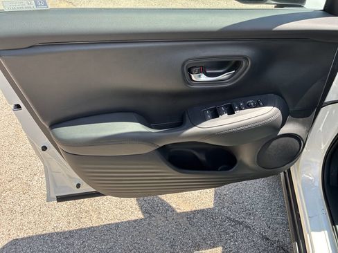 New 2027 Honda HR-V LX image 9