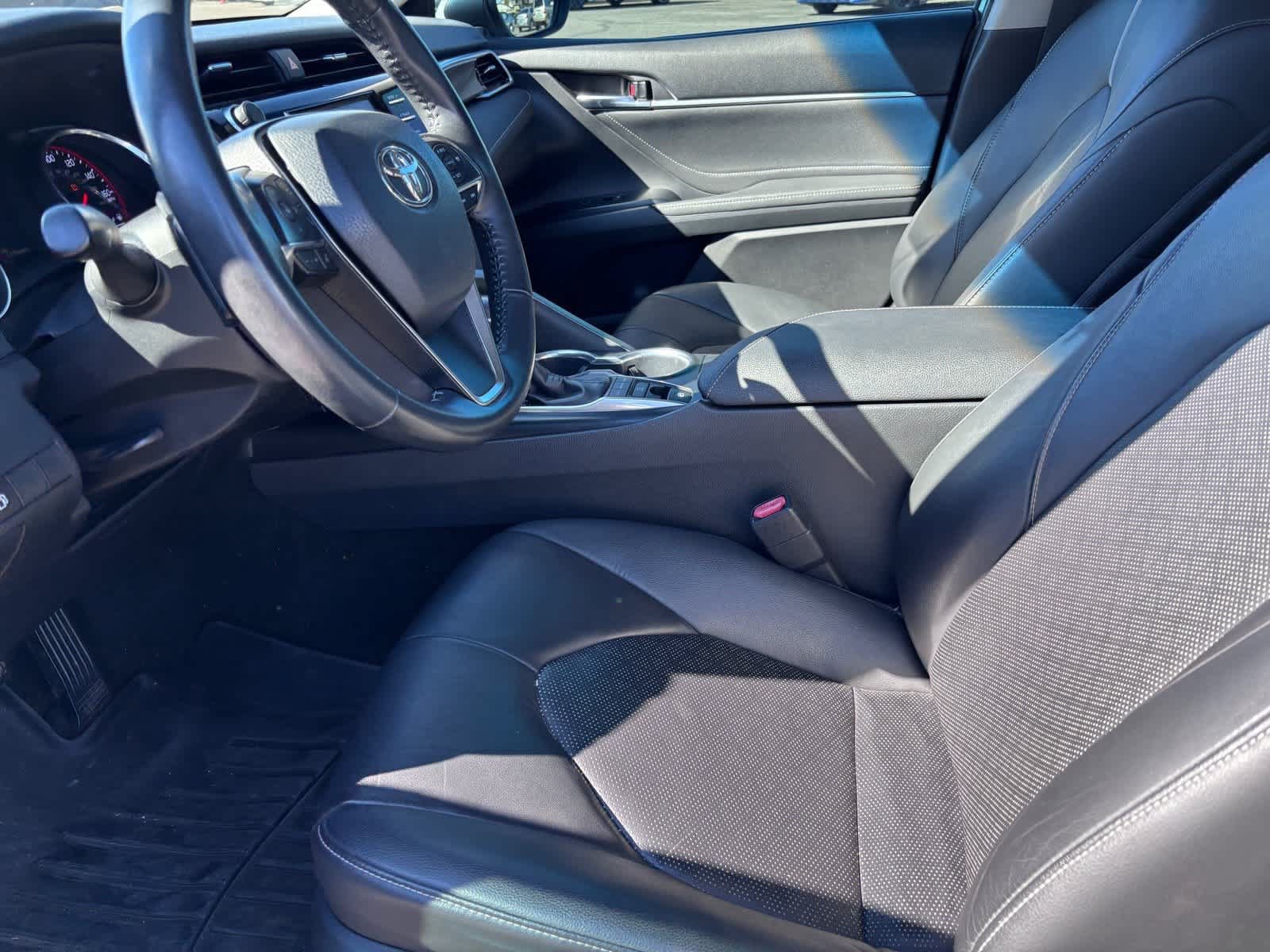 Used 2018 Toyota Camry XSE FWD image 10