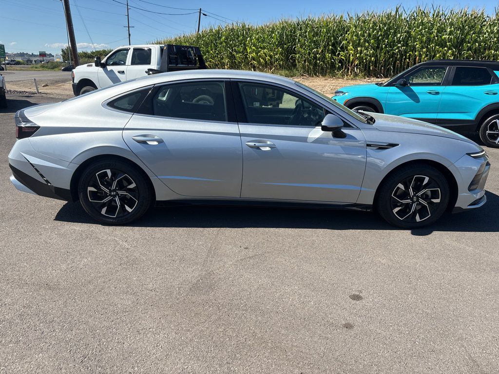 Used 2024 Hyundai Sonata SEL FWD image 19