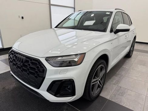 Used 2023 Audi Q5 e Prestige w/ Prestige Package AWD/4WD image 6