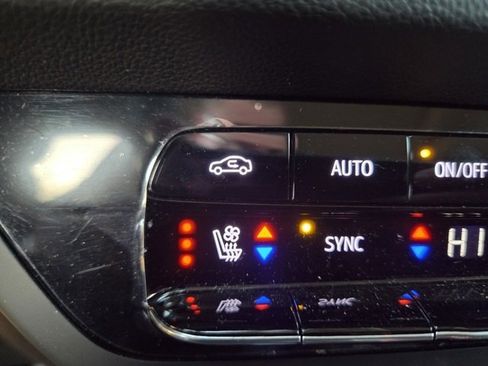 Used 2023 Buick Envision Avenir image 14