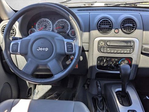 Used 2006 Jeep Liberty Limited image 16