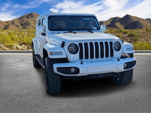 Used 2021 Jeep Wrangler Unlimited Sahara image 3