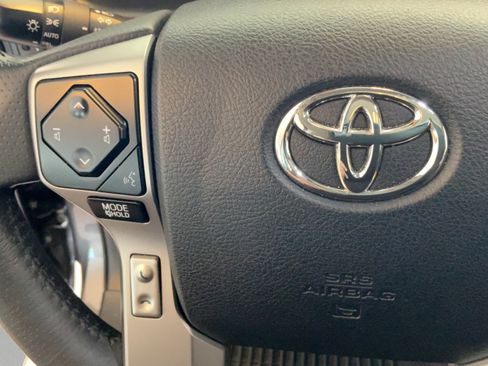 Used 2022 Toyota 4Runner Limited AWD/4WD image 20