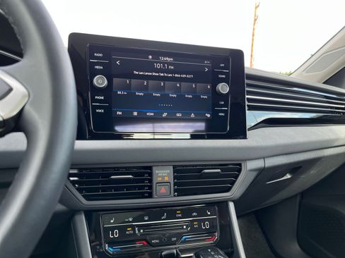 Used 2025 Volkswagen Jetta SE image 21