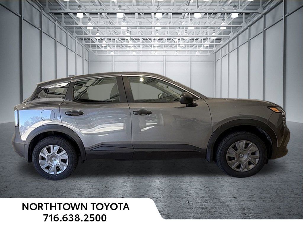 Used 2025 Nissan Kicks S AWD/4WD image 5