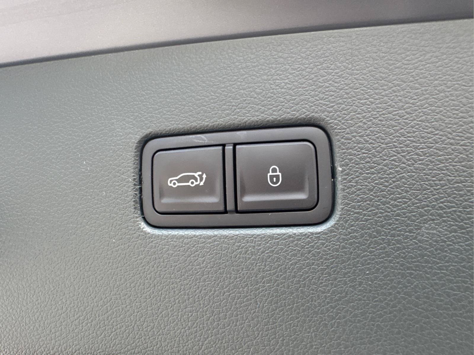 Used 2025 Genesis GV80 3.5T e-SC AWD/4WD image 13