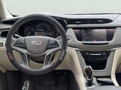 Used 2018 Cadillac XT5 Luxury w/ Driver Awareness Package FWD image 25