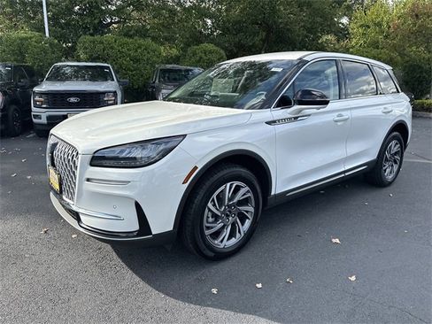 Certified 2024 Lincoln Corsair AWD w/ Equipment Group 101A image 9