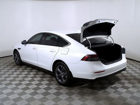 Used 2025 Honda Accord EX-L image 10