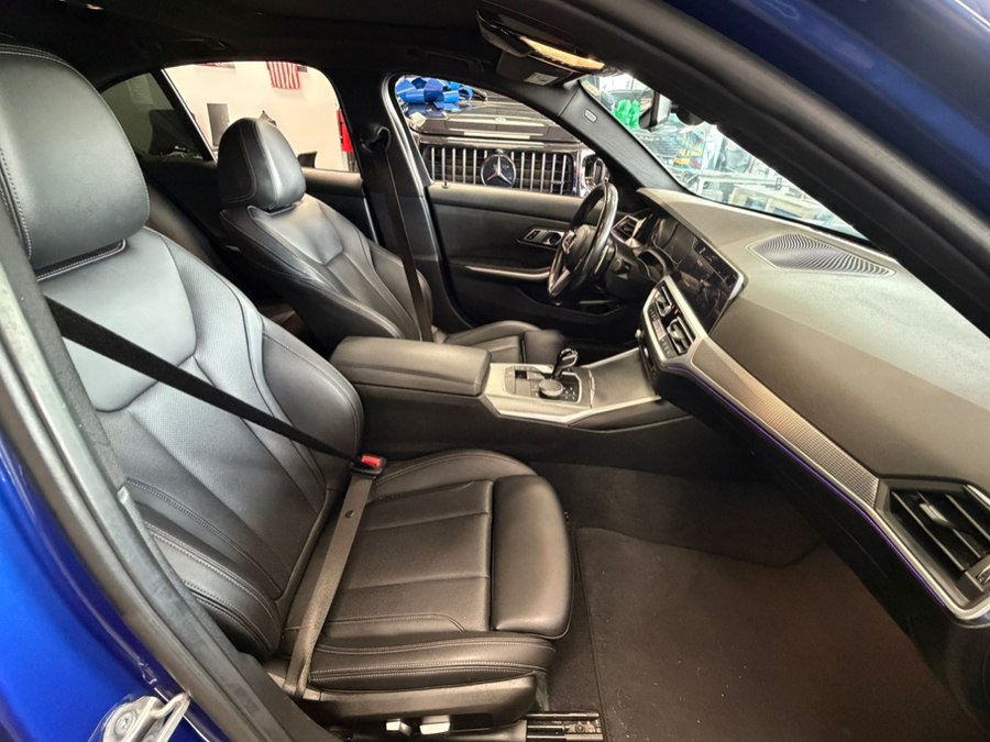 Used 2022 BMW 330i Sedan w/ M Sport Package RWD image 41