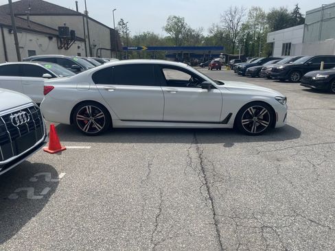 Used 2018 BMW 750i xDrive image 7