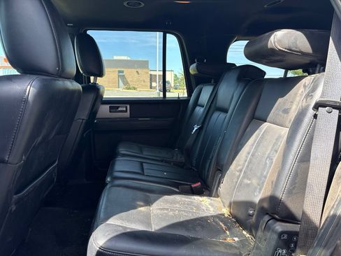 Used 2015 Ford Expedition XLT w/ Equipment Group 202A RWD image 4