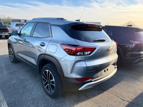 Used 2025 Chevrolet TrailBlazer LT w/ Driver Confidence Package image 4